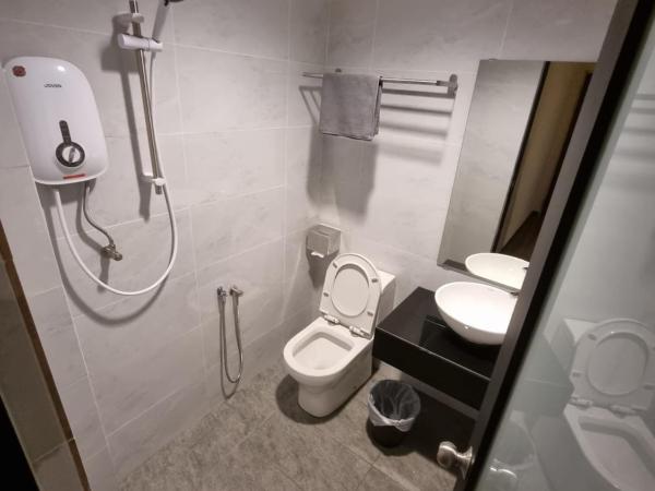 MIICO Hotel @ Mount Austin : photo 10 de la chambre chambre lit queen-size avec fenêtre