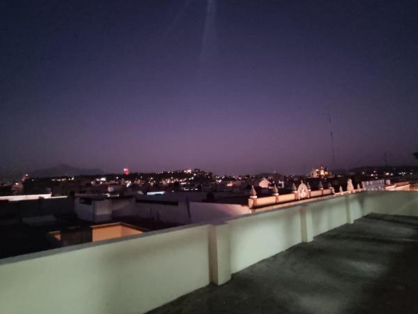 Departamento amplio con hermosa vista : photo 2 de la chambre appartement avec terrasse