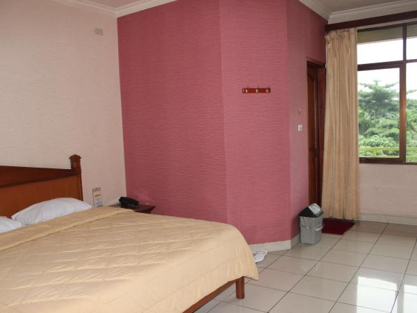 Hotel 678 Cawang powered by Cocotel : photo 1 de la chambre chambre deluxe