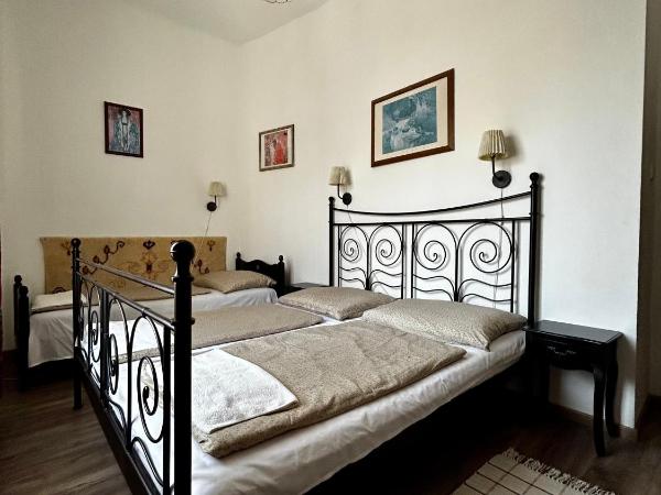 Kis Gellért Guesthouse : photo 4 de la chambre chambre triple