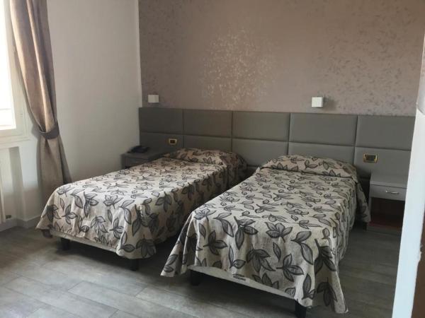 Hotel Holiday- Alla Finestrella : photo 4 de la chambre chambre lits jumeaux