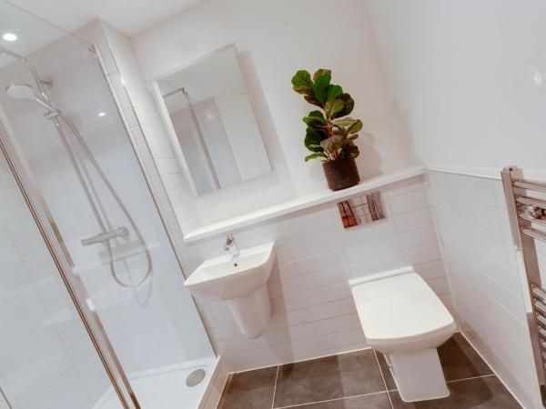 80 by Elite : photo 10 de la chambre appartement avec douche