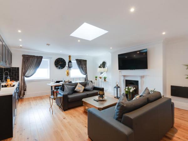 80 by Elite : photo 2 de la chambre appartement en duplex