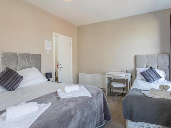 The Avenue Belfast : photo 3 de la chambre chambre triple avec salle de bains commune