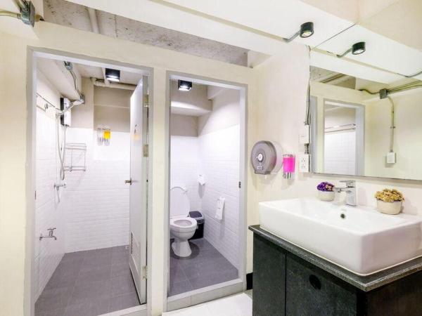 Salee Hostel : photo 2 de la chambre lit dans dortoir mixte de 6 lits