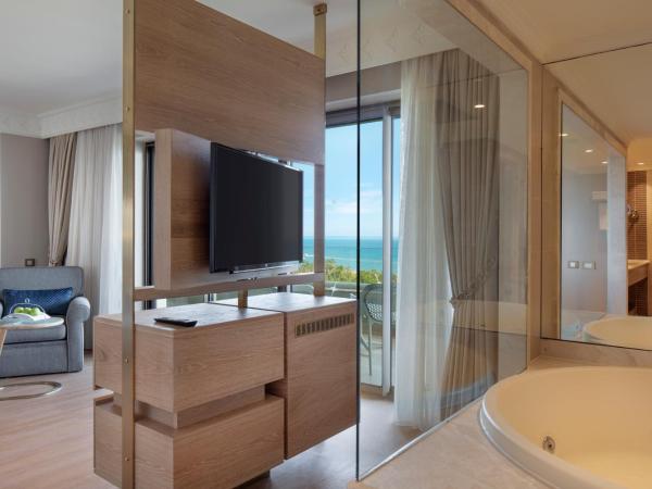 Ela Excellence Resort Belek : photo 5 de la chambre suite de luxe avec vue sur la mer