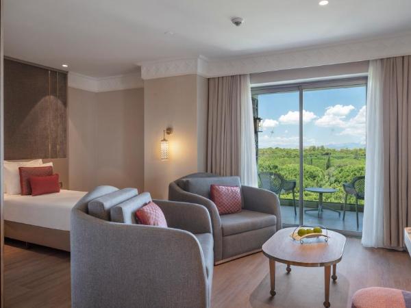 Ela Excellence Resort Belek : photo 2 de la chambre chambre familiale d'angle vue forêt