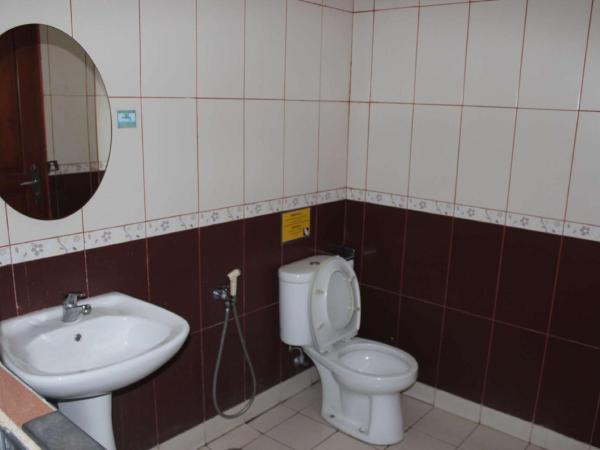 Hotel 678 Cawang powered by Cocotel : photo 3 de la chambre suite - vue sur ville