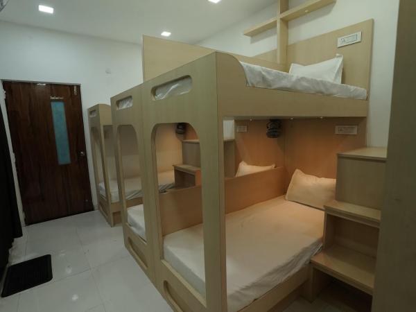 Shri Govindam Hotel : photo 3 de la chambre dortoir mixte de 8 lits
