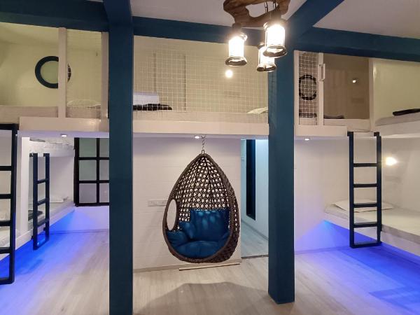 The Voyage - Cafe Hostel CoWork : photo 6 de la chambre lit dans dortoir mixte de 8 lits