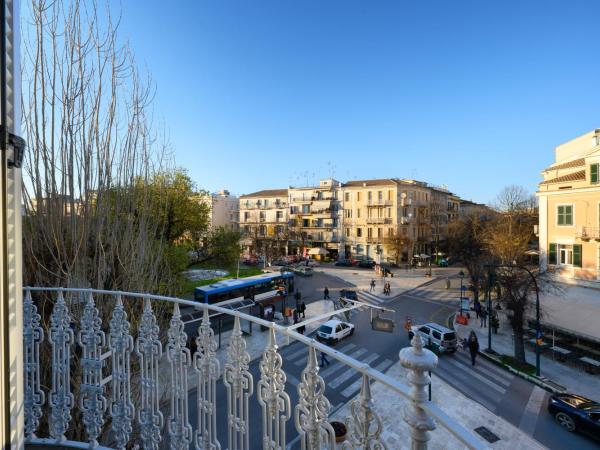 AMALPHI Corfu City Living : photo 8 de la chambre chambre familiale deluxe