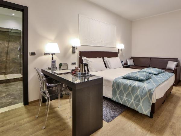 Best Western Plus Hotel Genova : photo 6 de la chambre chambre classique avec 1 lit queen-size et des lits jumeaux