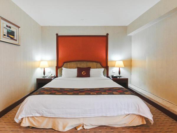 Royal Plaza Hotel : photo 7 de la chambre chambre lit king-size supérieure