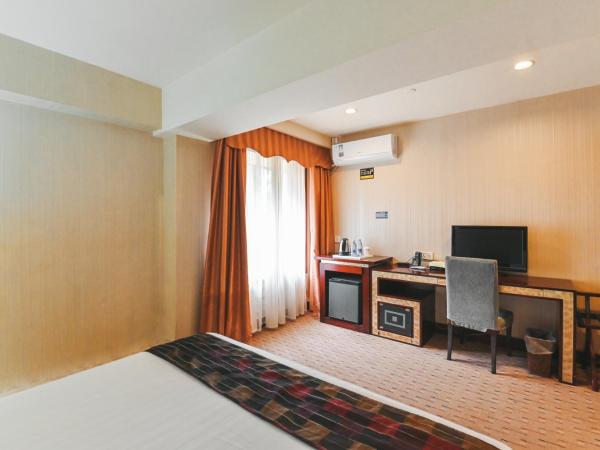 Royal Plaza Hotel : photo 8 de la chambre chambre lit king-size supérieure