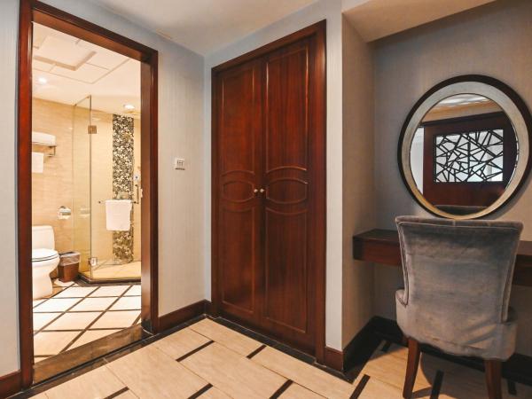 Royal Plaza Hotel : photo 2 de la chambre special twin bed - no window