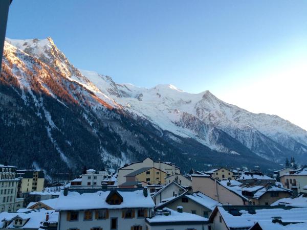 Alpina Eclectic Hotel : photo 9 de la chambre superior room with balcony - mont-blanc range view