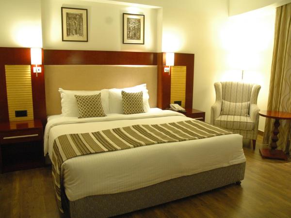 Sarovar Portico Jaipur : photo 4 de la chambre premium room with king bed and 2 pints of beer and 20% discount on fnb