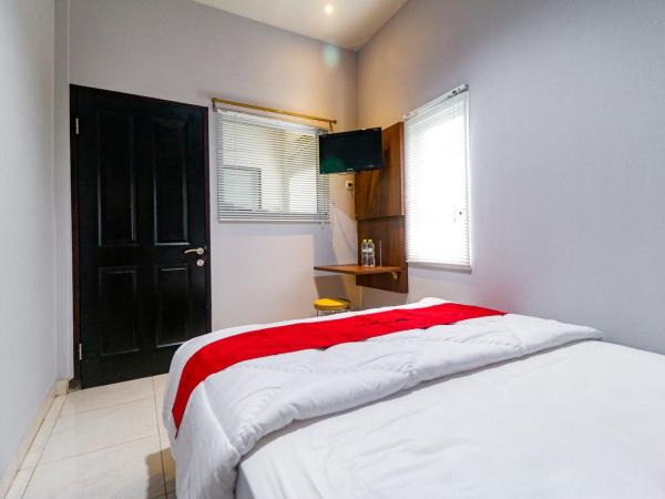 RedDoorz near Kebon Jeruk Jakarta : photo 7 de la chambre chambre double