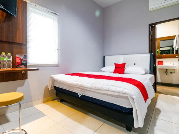 RedDoorz near Kebon Jeruk Jakarta : photo 8 de la chambre chambre double standard