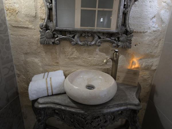 La Parenthèse des Capucins - Maison d'hôtes Bordeaux : photo 1 de la chambre chambre lit king-size supérieure