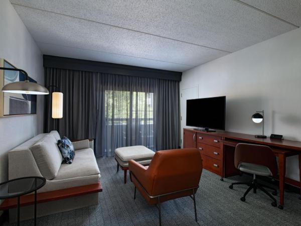 Courtyard by Marriott San Antonio Downtown : photo 4 de la chambre one-bedroom queen/queen suite with sofa bed
