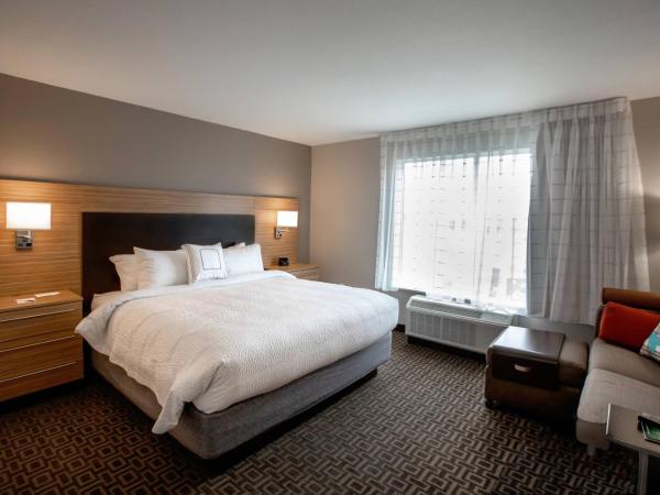 TownePlace Suites by Marriott Louisville Airport : photo 1 de la chambre studio lit king-size avec canapé-lit