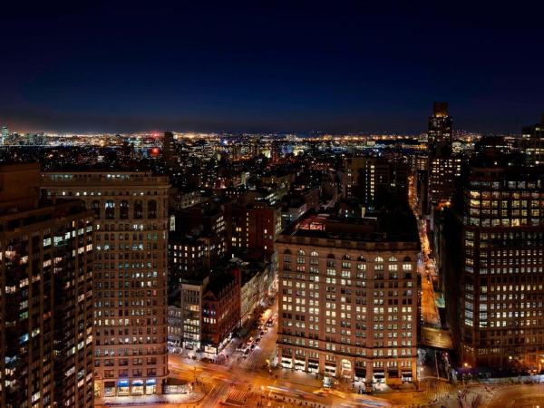 The New York EDITION : photo 4 de la chambre loft - vue sur ville