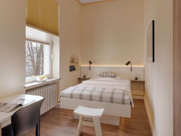 Rheinhotel Dreesen : photo 4 de la chambre chambre simple standard avec vue sur la cour