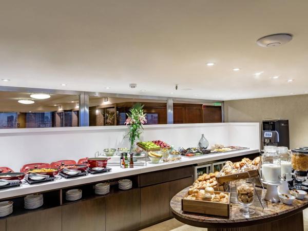 Sheraton Buenos Aires Hotel & Convention Center : photo 9 de la chambre chambre king - salon club et accès piscine