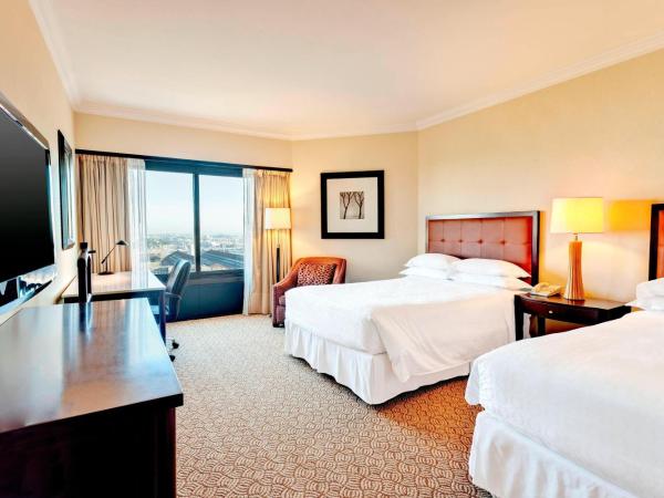 Sheraton Buenos Aires Hotel & Convention Center : photo 1 de la chambre chambre lits jumeaux - salon club et accès piscine