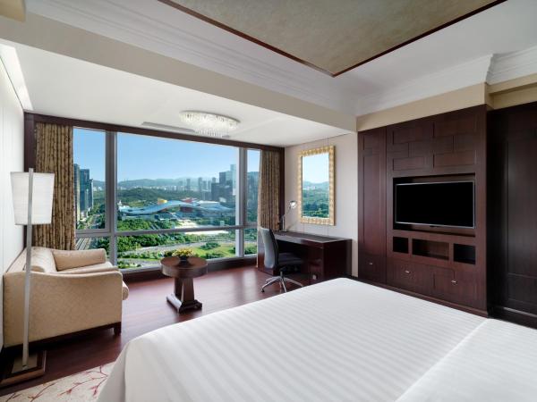 Futian Shangri-La, Shenzhen,Near to Shenzhen Convention&Exhibition Centre, Futian Railway Station : photo 3 de la chambre chambre king de luxe avec vue sur la ville