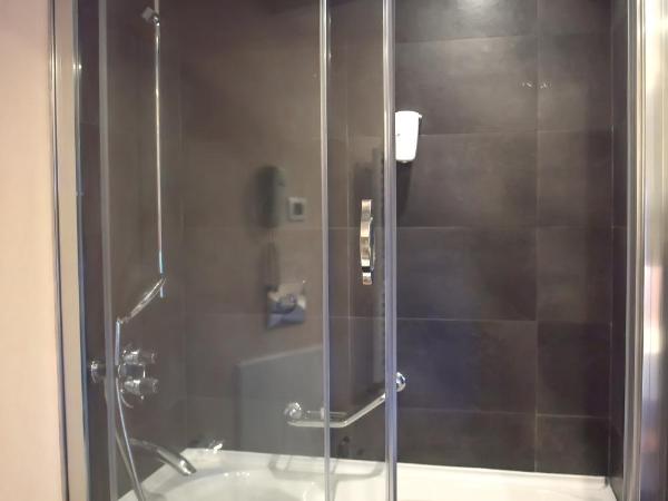 Denizatı Plus Hotel : photo 4 de la chambre chambre lit king-size supérieure