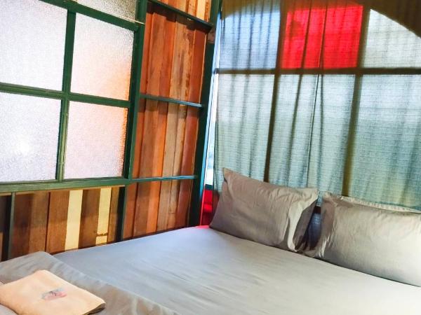 Time Sabai 32 : photo 3 de la chambre chambre double standard avec salle de bains commune