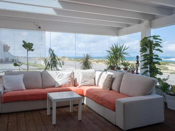 PKSC Surf House : photo 3 de la chambre chambre double deluxe avec balcon - vue sur mer