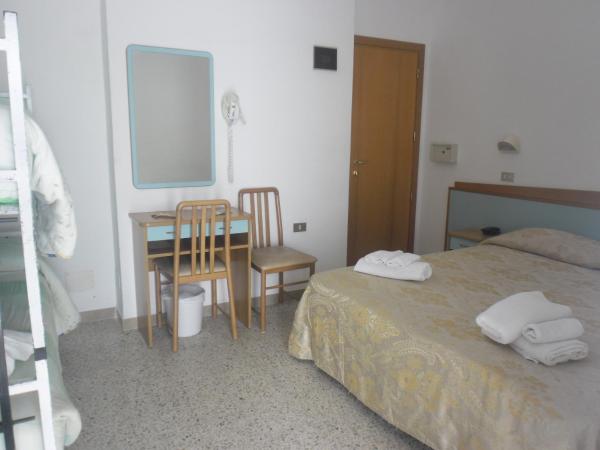 Hotel Busignani : photo 3 de la chambre chambre quadruple