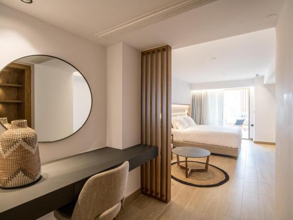 AKASHA Beach Hotel & Spa : photo 8 de la chambre hébergement urban chic