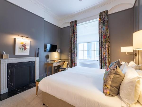 The Goodenough Hotel London : photo 4 de la chambre chambre double ou lits jumeaux - vue sur cour 