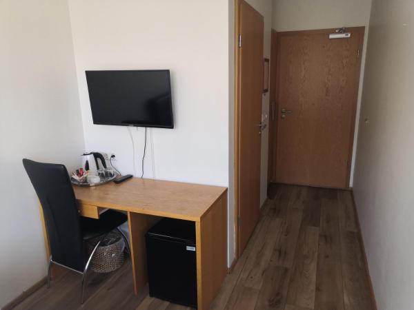 101 Guesthouse Hotel : photo 3 de la chambre chambre double avec salle de bains privative