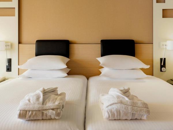 Madrid Marriott Auditorium Hotel & Conference Center : photo 4 de la chambre chambre lits jumeaux exécutive avec accès au salon et parking inclus