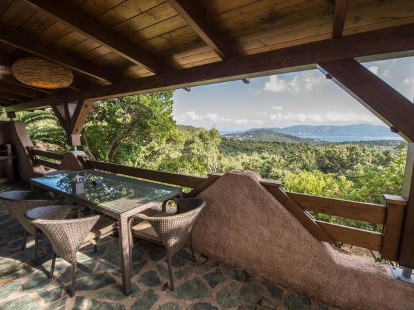 Hotel Les Hauts de Porto-Vecchio : photo 7 de la chambre villa premium junior avec terrasse - vue sur mer