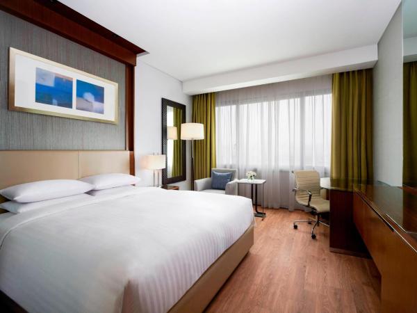 Courtyard By Marriott Seoul Times Square : photo 1 de la chambre chambre lit king-size de luxe 1