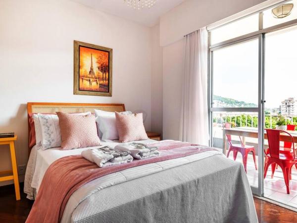 Jacarepaguá Residence - Quarto em apartamento : photo 8 de la chambre chambre double - vue sur montagne