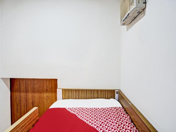 OYO 92435 Sunlo Cozy Home Family Homestay Syariah : photo 5 de la chambre chambre lits jumeaux supérieure