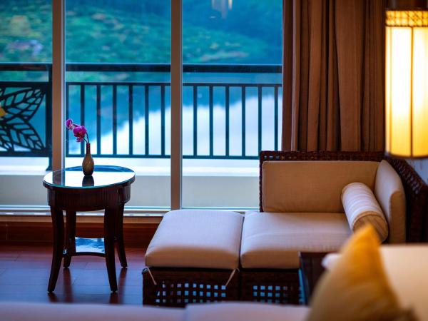 Good View Hotel Tangxia - 15 mins drive from Dongguan South Railway Station : photo 4 de la chambre chambre lits jumeaux deluxe - vue sur lac