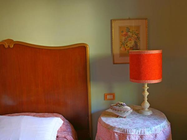 Agriturismo alle Torricelle : photo 4 de la chambre chambre double avec salle de bains privative