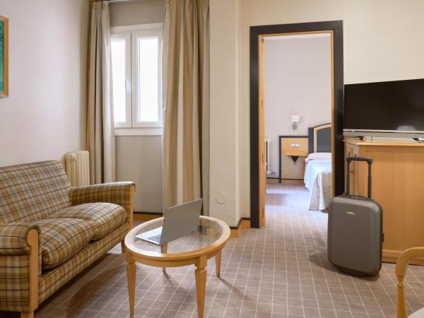 Hotel Macià Cóndor : photo 1 de la chambre chambre familiale (2 adultes et 2 enfants)
