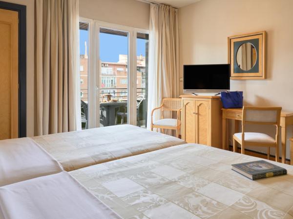 Hotel Macià Cóndor : photo 8 de la chambre chambre double ou lits jumeaux avec terrasse