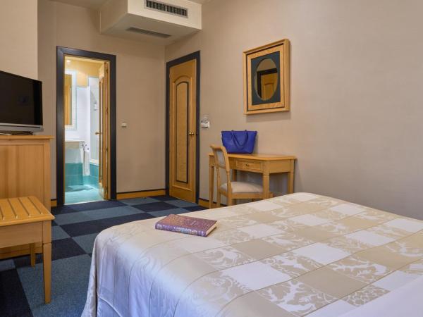 Hotel Macià Cóndor : photo 4 de la chambre chambre lit queen-size 