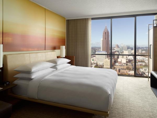 Atlanta Marriott Marquis : photo 2 de la chambre chambre lit king-size - vue sur ville