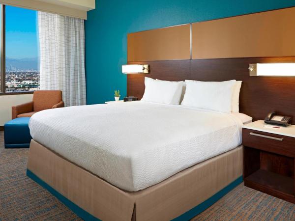 Residence Inn by Marriott Los Angeles LAX/Century Boulevard : photo 2 de la chambre suite 1 chambre lit king-size